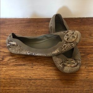 Tory Burch tan snakeskin flat, size 10.5